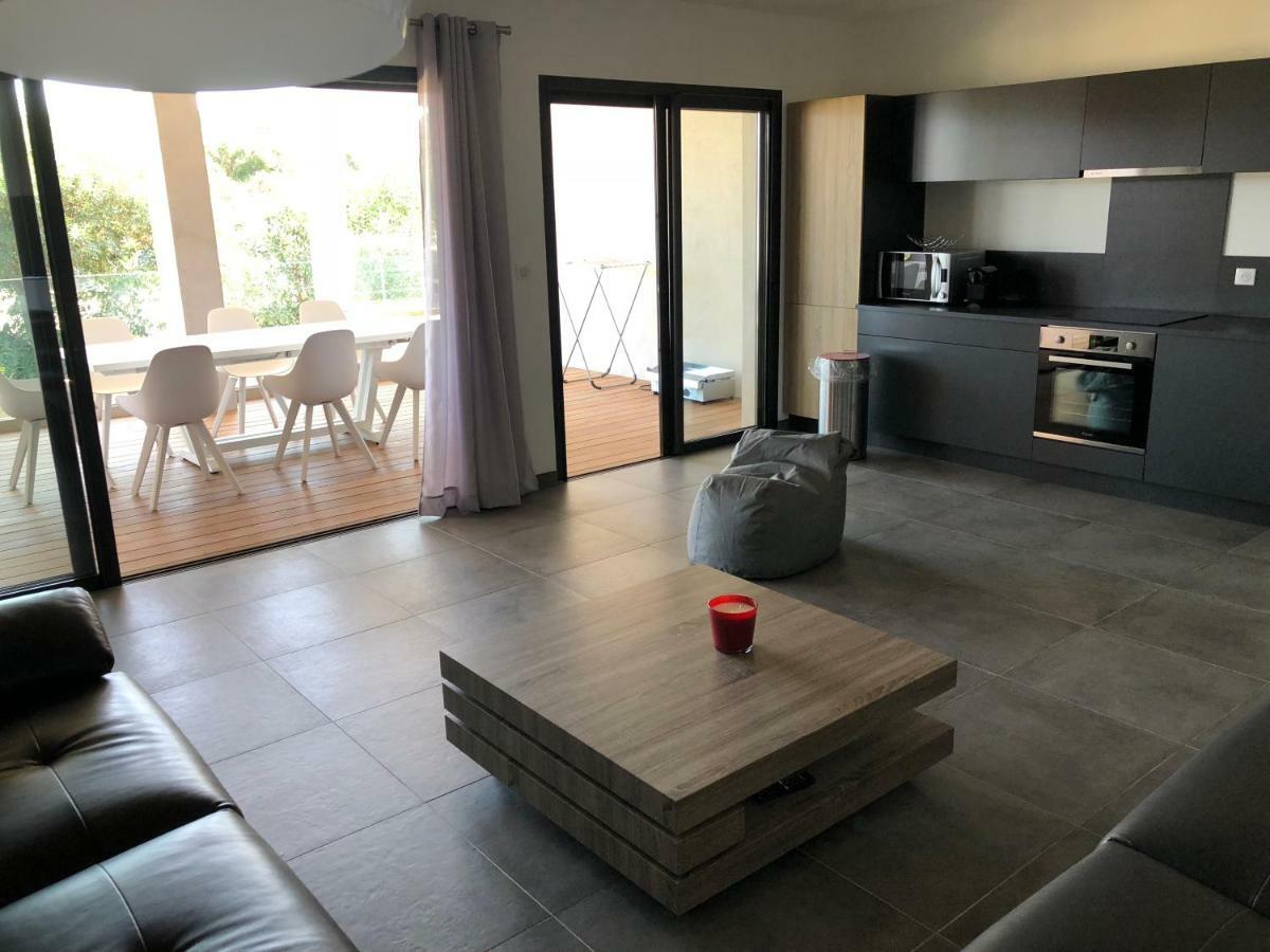 Residence Capriona Porto Pollo Kültér fotó