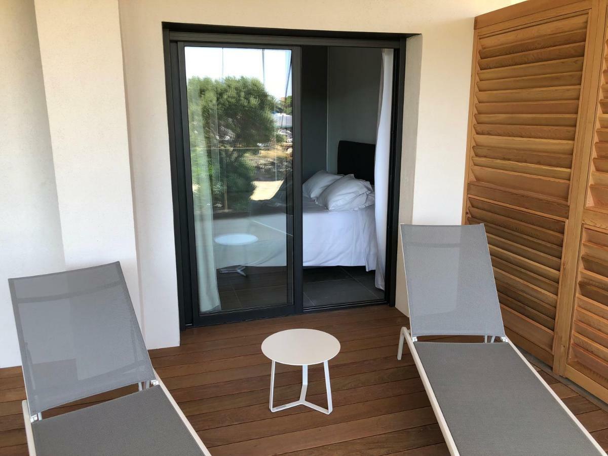 Residence Capriona Porto Pollo Kültér fotó